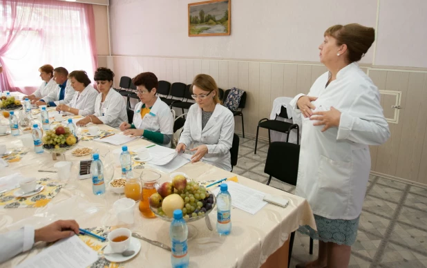 На Алтае проходит самая масштабная профессиональная дегустация сыра.