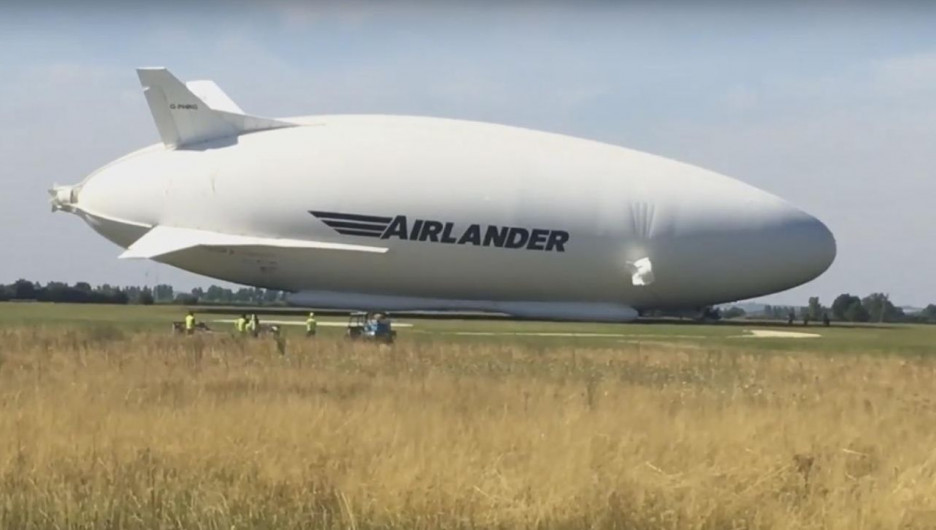Крупнейшее воздушное судно в мире Airlander 10.