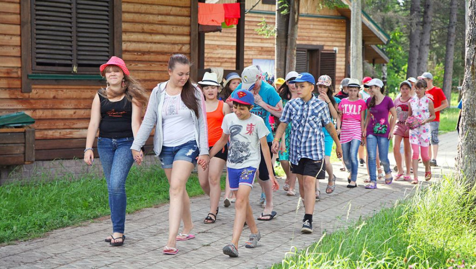 "Алтай-Кокс" организовал летний отдых 450 детей заводчан.