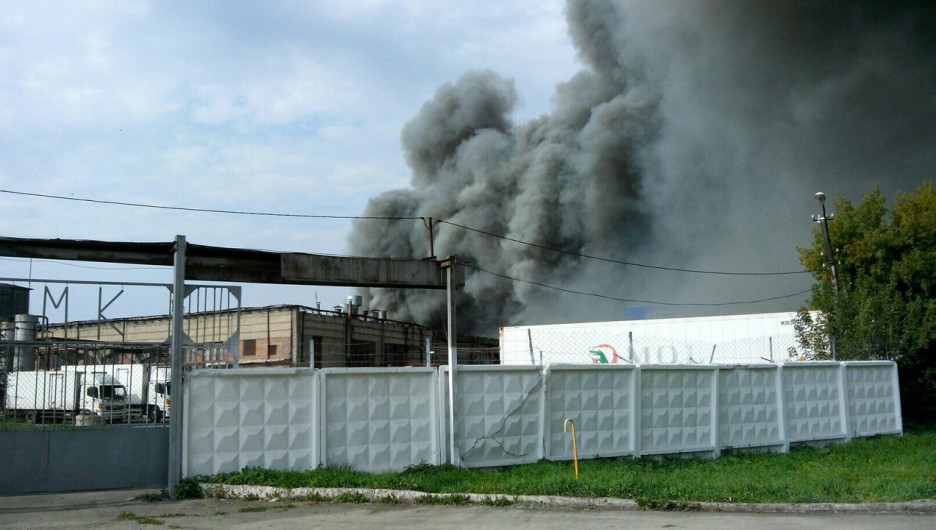 Пожар на складе в Ленинском районе.