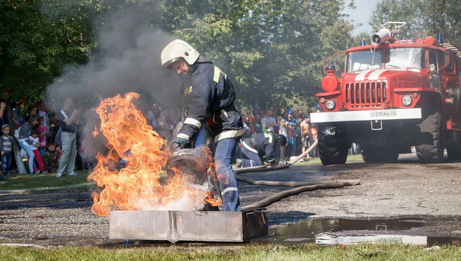 Этапы соревнований спасателей.