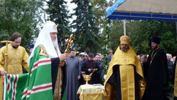 Патриарх Кирилл перенес мощи святителя Макария из Москвы в Горный Алтай