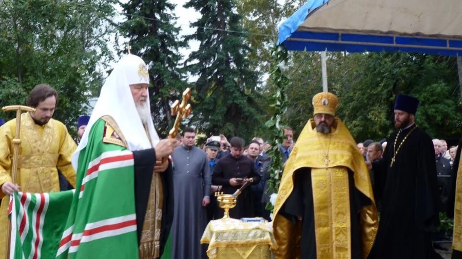 Патриарх Кирилл перенес мощи святителя Макария из Москвы в Горный Алтай