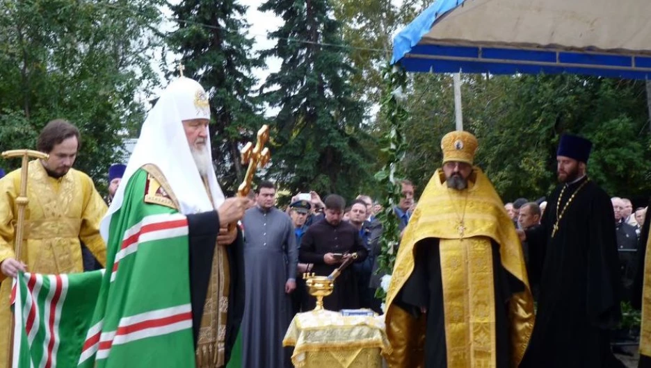 Патриарх Кирилл перенес мощи святителя Макария из Москвы в Горный Алтай