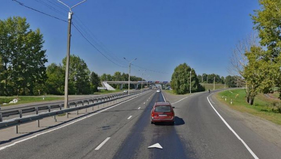 Путепровод близ аэропорта на Павловском тракте