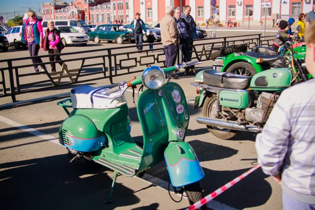 Выставка ретроавтомобилей в Барнауле.