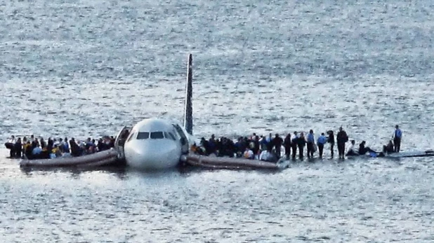 Эвакуация Airbus A320-214 на Гудзоне в январе 2009 года.