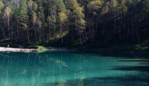 Голубые озера в Горном Алтае.