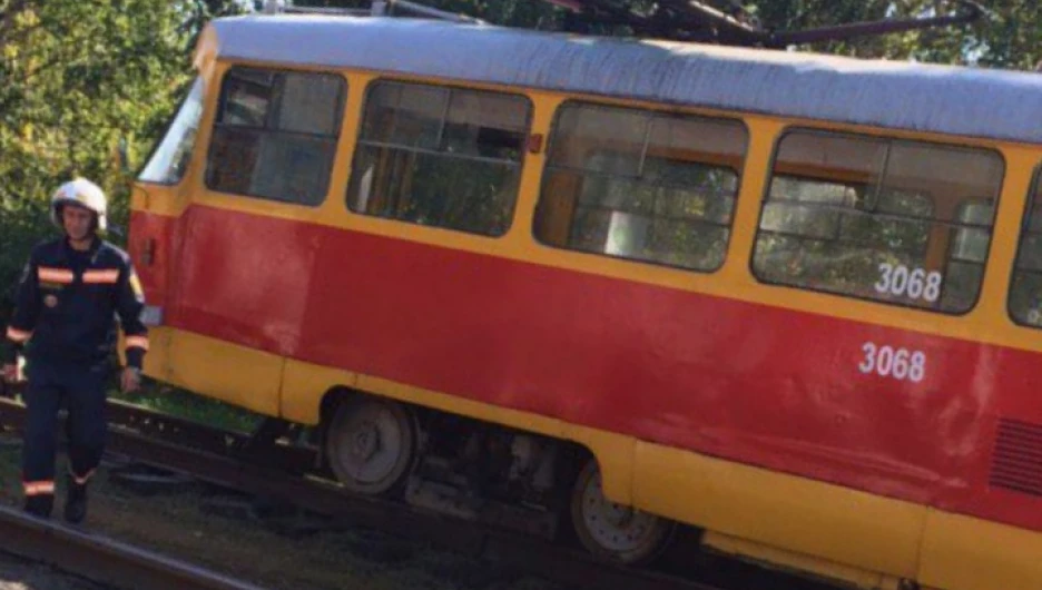 В Барнауле горел трамвай.