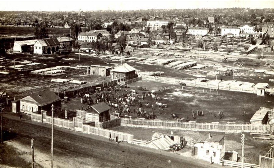 Вид на проспект Социалистический, слева располагался Лесопильный завод