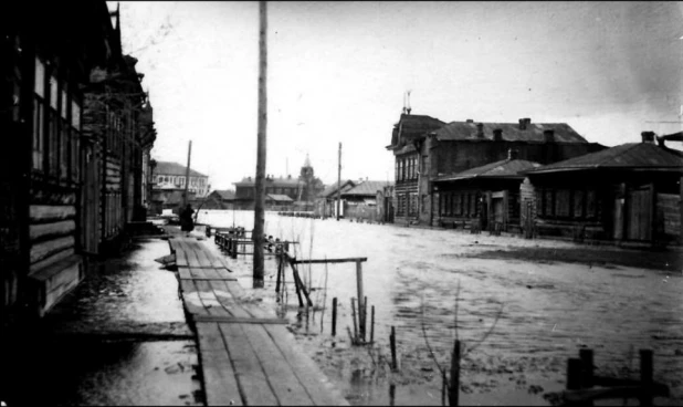 Вода доходила до ул. Л.Толстого. 