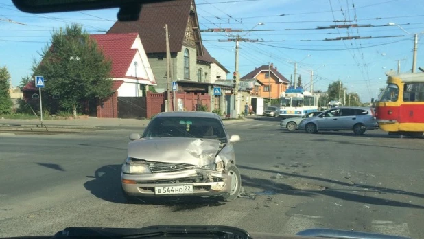 Авария на перекрестке Юрина — Северо-западная.