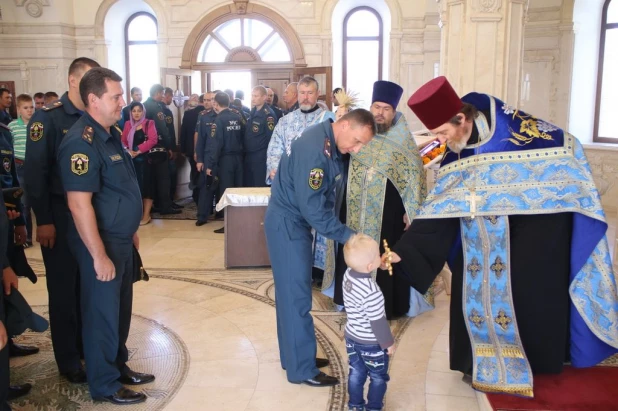 Сотрудники МЧС приняли участие в благодарственном молебне