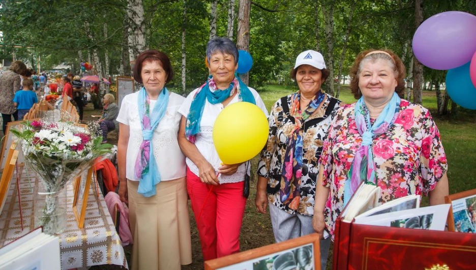 Славим возраст золотой