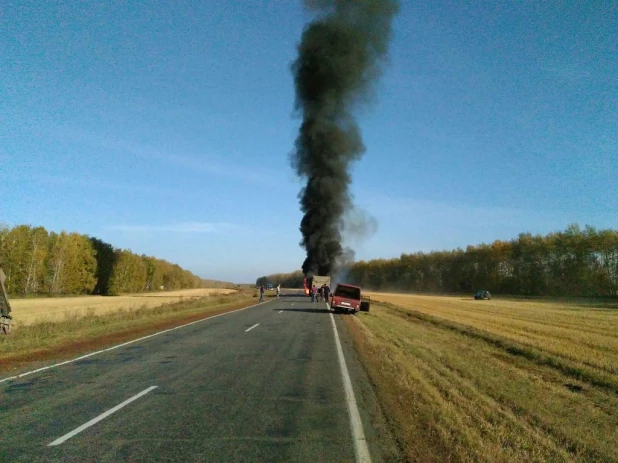 В Тюменцевском районе сгорел автомобиль.