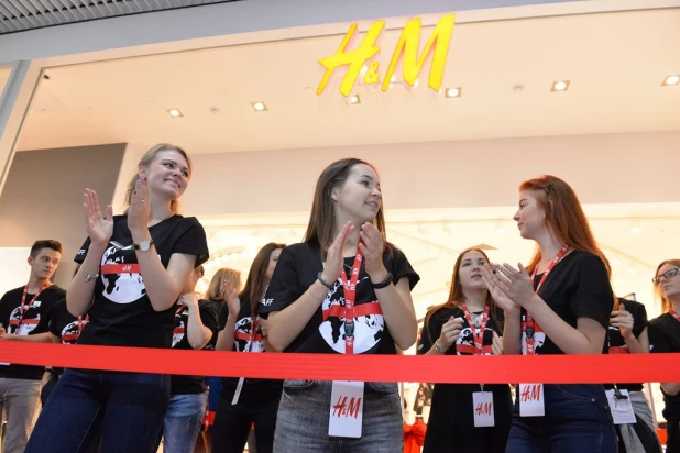 Открытие второго магазине H&M в Барнауле.