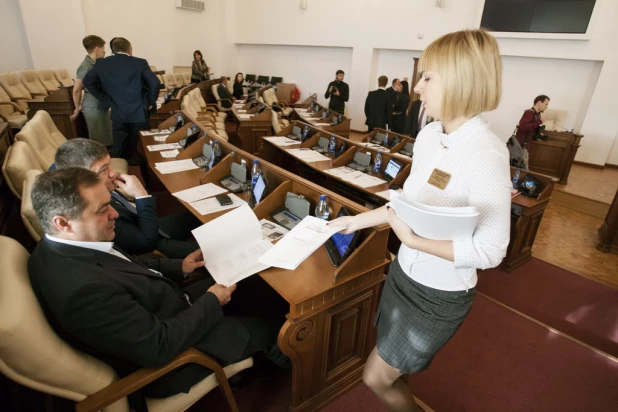 6 октября прошла первая сессия нового состава АКЗС.