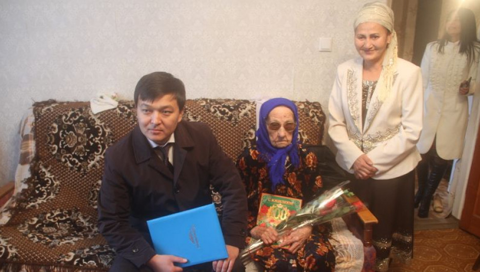 Старейшую жительницу Казахстана Пелагею Антипову поздравили со 107-летием.