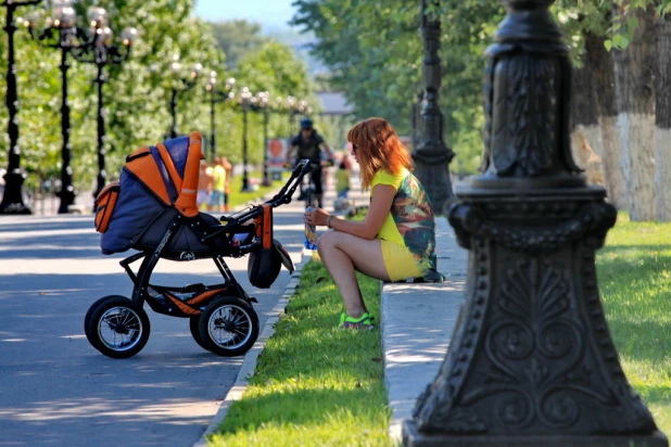 В Барнауле есть где присесть.