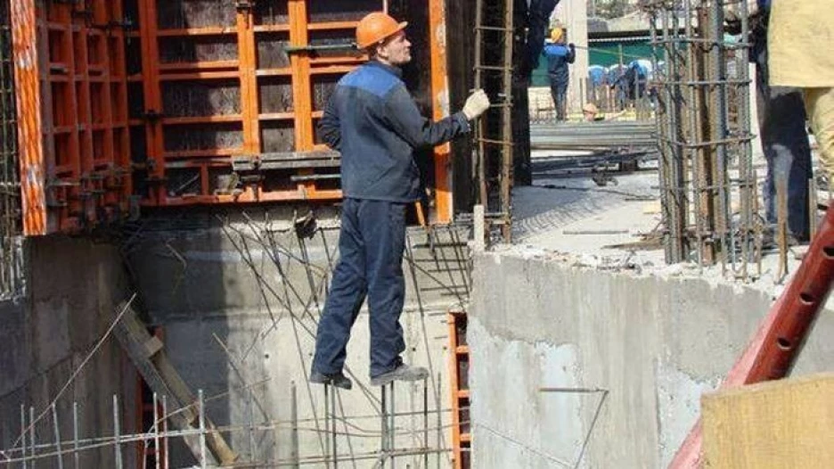 Совсем не дружат с техникой безопасности.