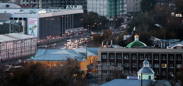 Осенний Барнаул: виды с лестницы Нагорного парка.