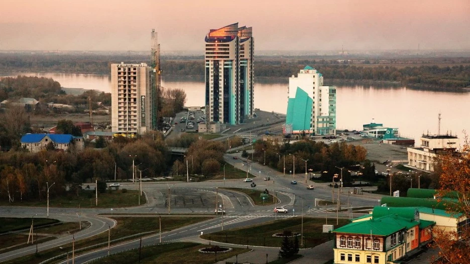 Осенний Барнаул: виды с лестницы Нагорного парка.