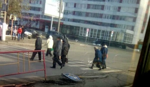 На Красноармейском проспекте сбили дорожный знак. 17 октября 2016 года.