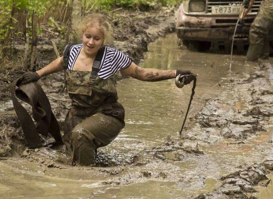 Прикалывайся на работе.