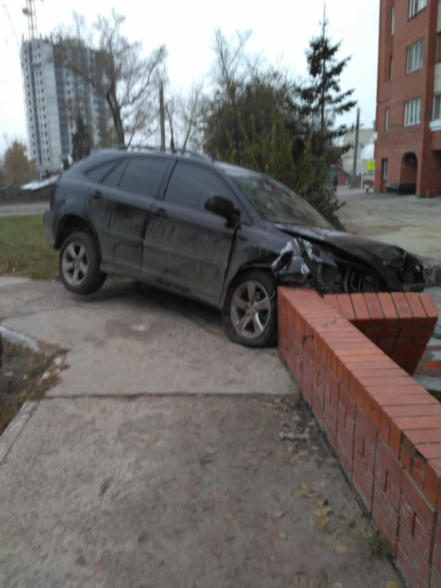 Lexus "припарковался".