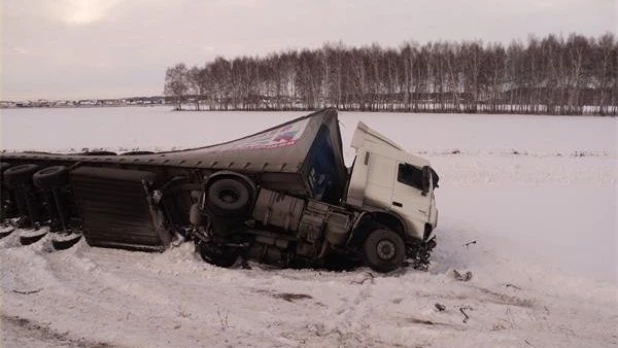 DAF слетел с трассы "Поспелиха - Змеиногорск".