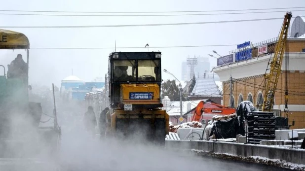 Дорожные работы на мосту через Барнаулку.