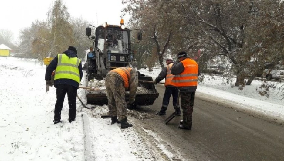 Уборка снега в Барнауле. 