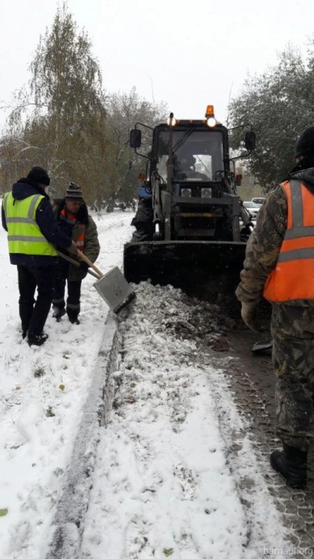 Уборка снега в Барнауле. 