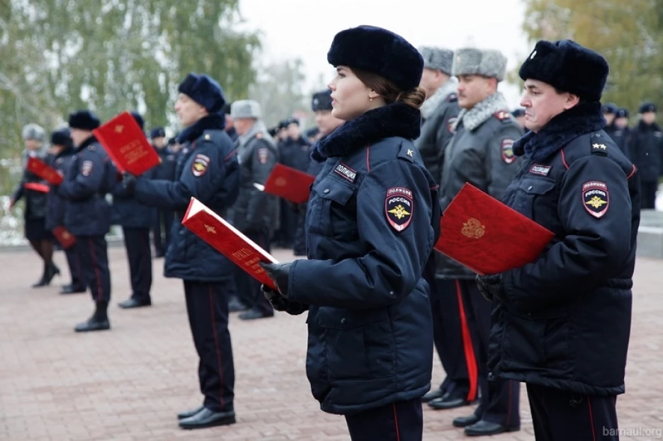 Бюи. БЮИ Барнаул. Курсанты БЮИ МВД РФ. Барнаул Полицейская Академия. Институт полиции в Барнауле.