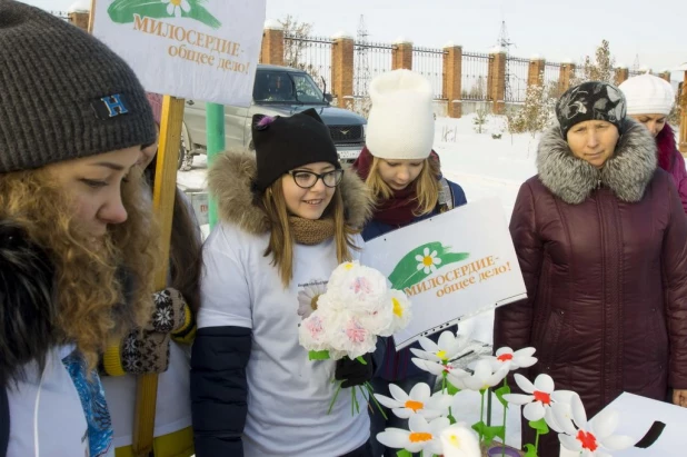 В Заринске прошла акция "Белый цветок"