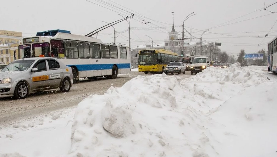 Пробки, автомобили в Барнауле.