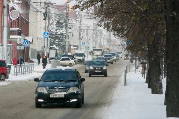 Уборка снега в Барнауле.