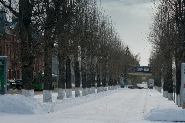 Уборка снега в Барнауле.