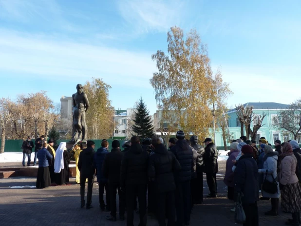 В Барнауле почтили память жертв политических репрессий