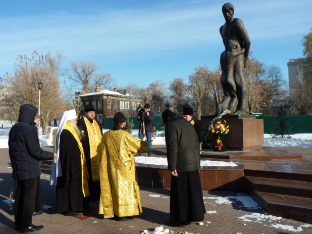 В Барнауле почтили память жертв политических репрессий