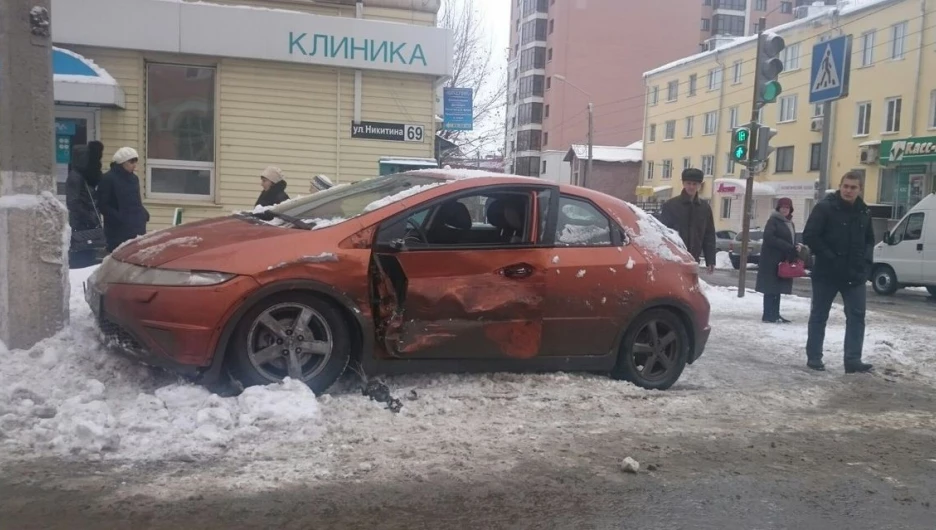 ДТП на Социалистическом/Никитина.