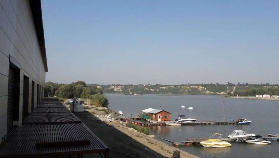 Таунхаус с яхт-клубом.