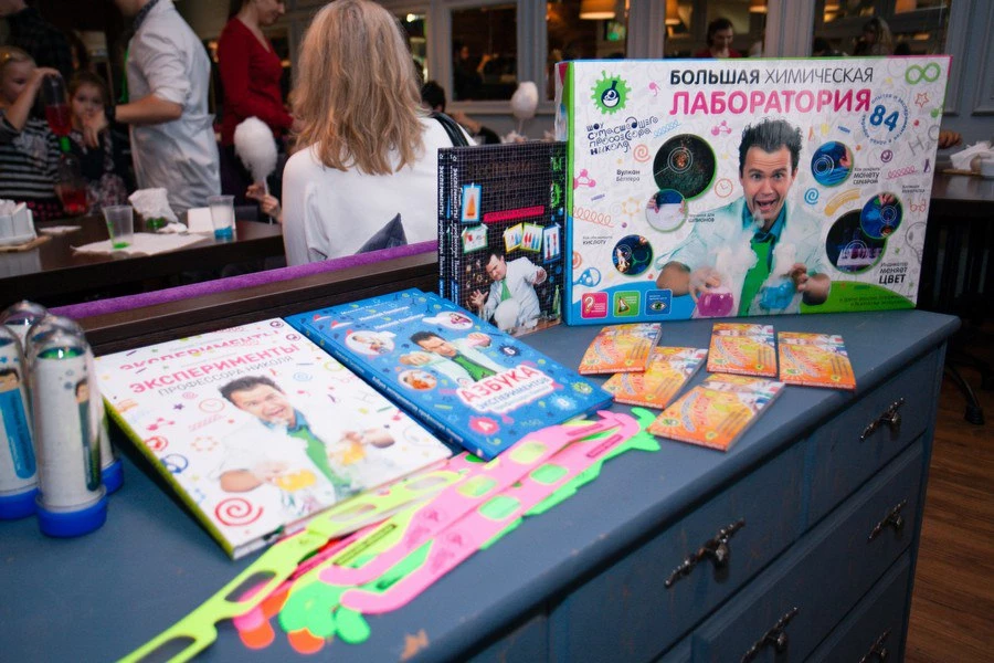 Шоу сумасшедшего профессора Николя.