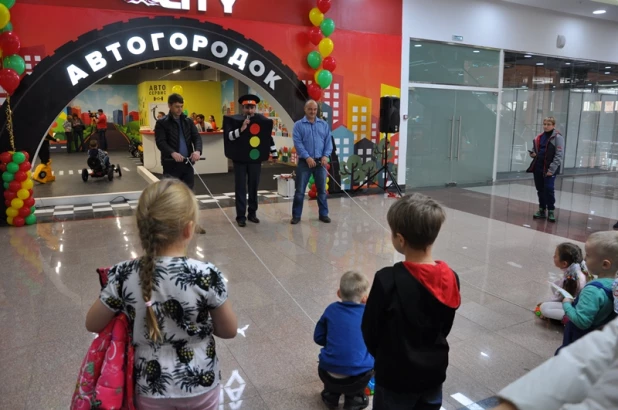 В Барнауле открылся детский автогородок.