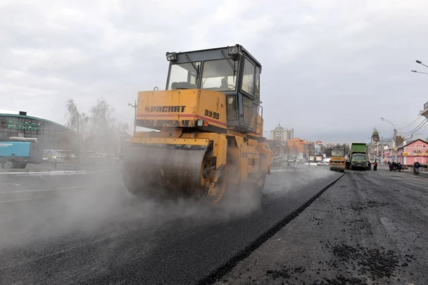 Реконструкция моста через Барнаулку на проспекте Ленина в Барнауле. 1 ноября 2016 года.