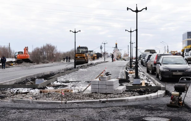 Реконструкция моста через Барнаулку на проспекте Ленина в Барнауле. 1 ноября 2016 года.