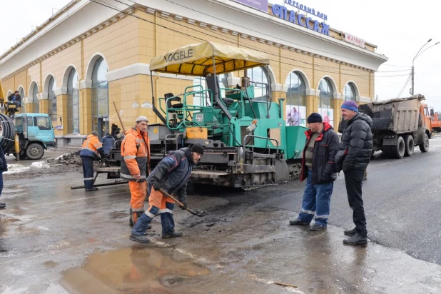 Реконструкция моста через Барнаулку на проспекте Ленина в Барнауле. 1 ноября 2016 года.