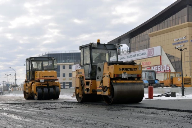 Реконструкция моста через Барнаулку на проспекте Ленина в Барнауле. 1 ноября 2016 года.