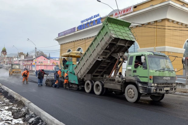 Реконструкция моста через Барнаулку на проспекте Ленина в Барнауле. 1 ноября 2016 года.