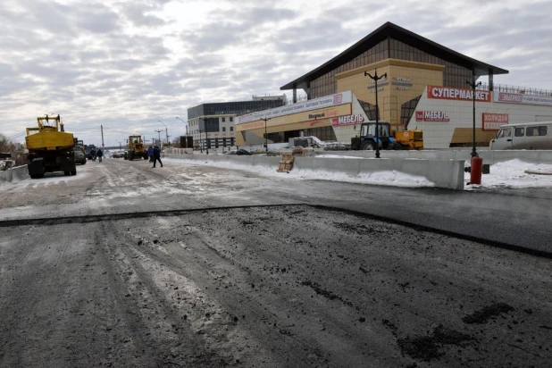 Реконструкция моста через Барнаулку на проспекте Ленина в Барнауле. 1 ноября 2016 года.